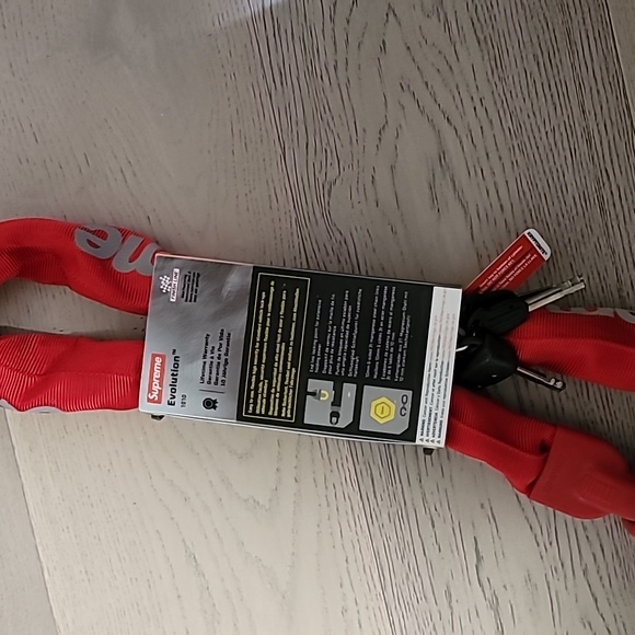 Supreme Kryptonite Lock - Picture 2 of 4